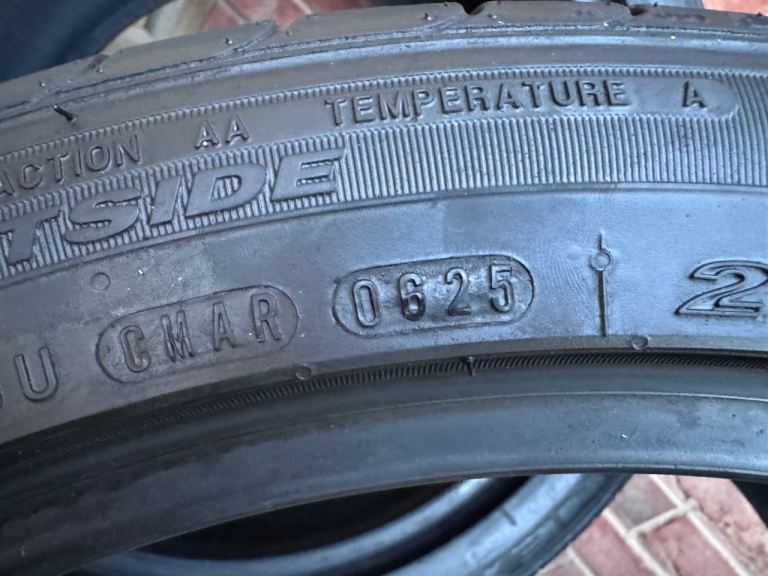 245/40r19 TYRES like NEW 7mm  245/40ZR19 98Y