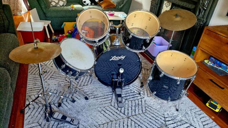 Drum kit with Symbols 