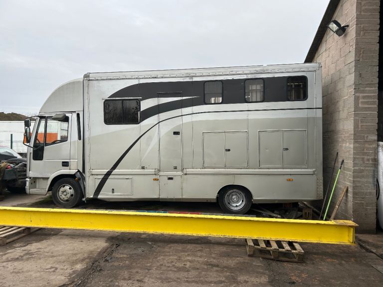 Horse box 