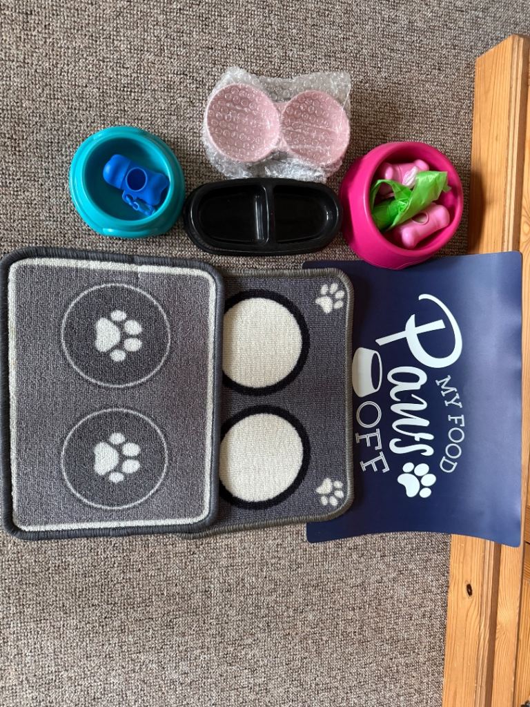 3x dog beds suit small dog +blankets new