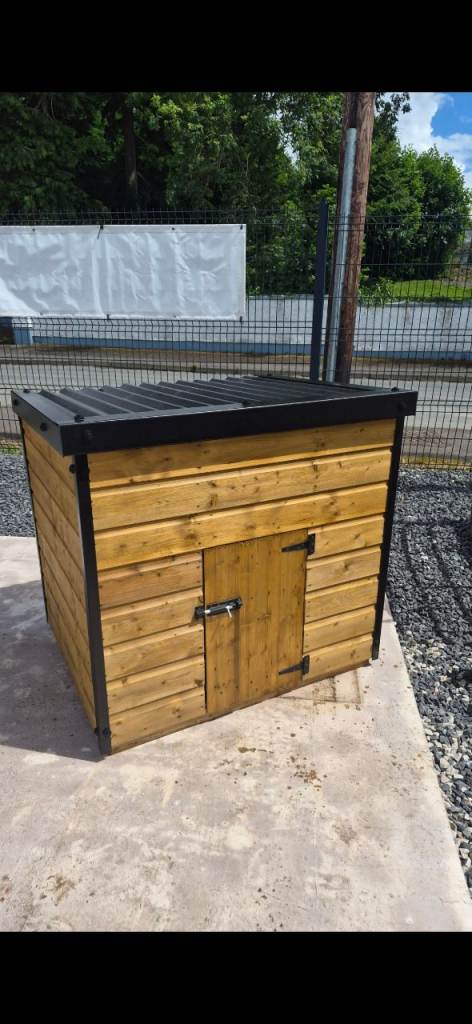 Medium Dog Kennel