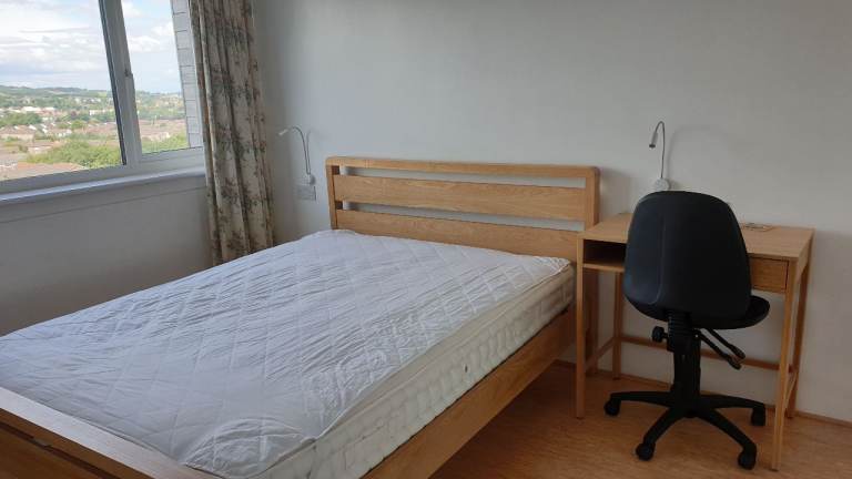 Spacious double room in Gilmerton 