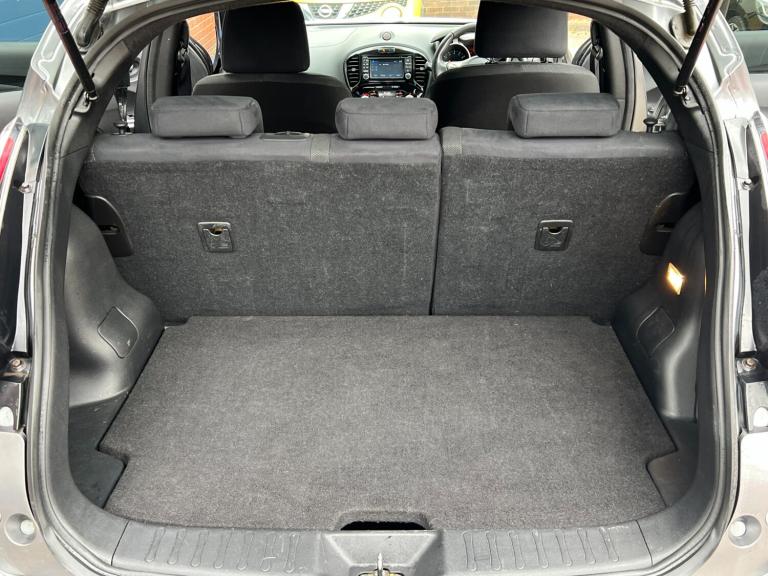 2015 Nissan Juke 1.2 DiG-T N-Connecta 5dr HATCHBACK Petrol Manual