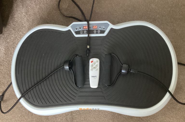 BodyFIT Vibration Plate with Resistance Bands – Good Condition