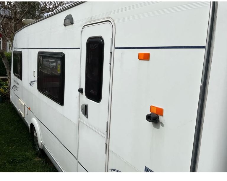 Compass Corona Club 556 2008/9 - 6 Berth tourer