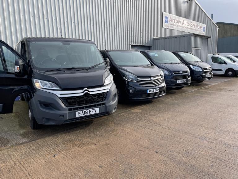 2008 Nissan Navara Double Cab Pick Up Aventura 2.5dCi 169 4WD Auto PICK UP Diesel Automatic