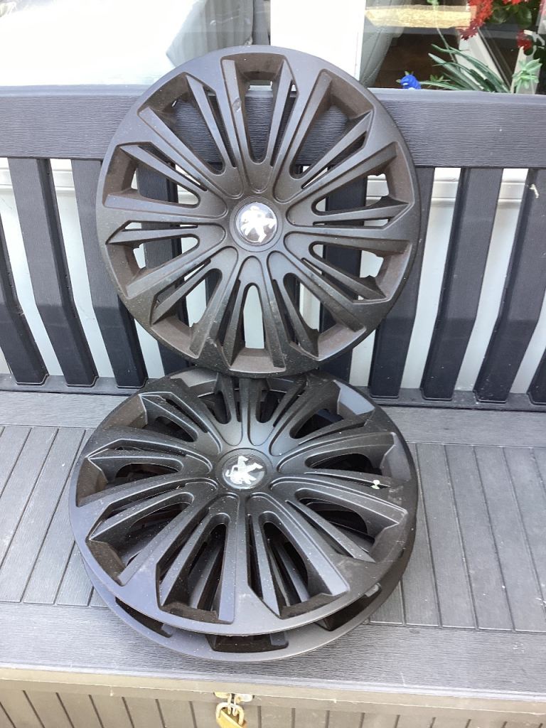 Car wheel trims 