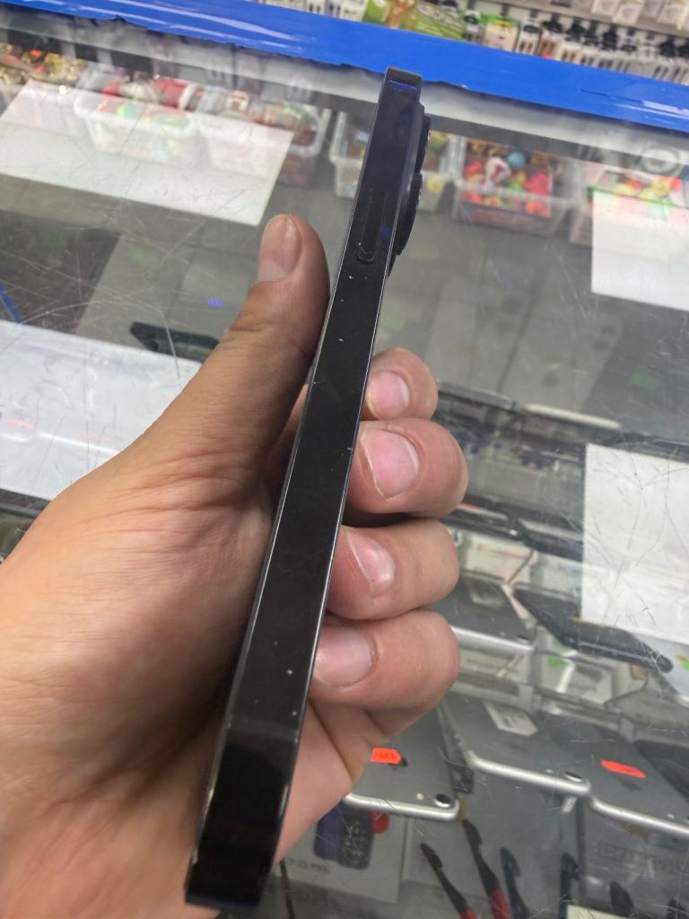 iPhone 14 Pro in black 256gb