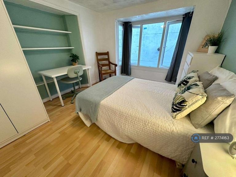 7 bedroom house in Killigrew Street, Falmouth, TR11 (7 bed) (#2774163)