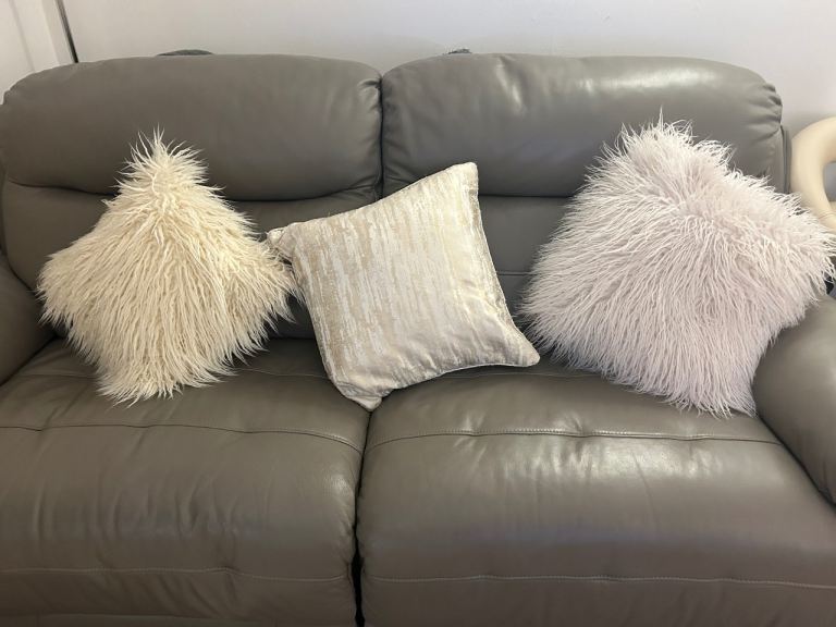 3 x Sofa/bed/decor square cream satin fluffy furry cushions including filling 