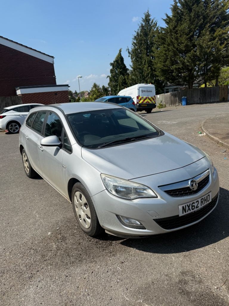 Vauxhall, ASTRA, Estate, 2012, Manual, 1686 (cc), 5 doors
