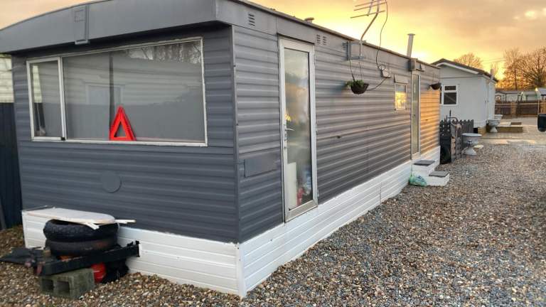 2 bedroom caravan to rent 