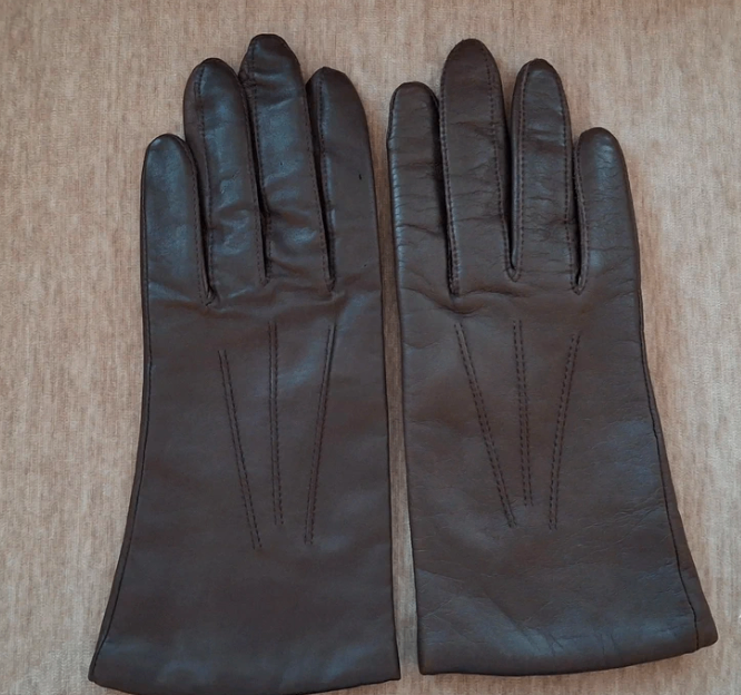 Women's Brown Leather Gloves *Worn Once*