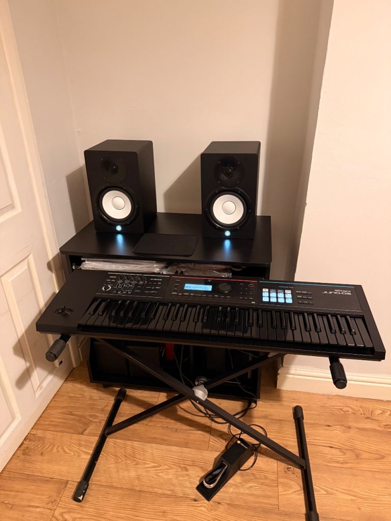 Yamaha HS8S Powered Studio Monitors – Pair, Good Condition