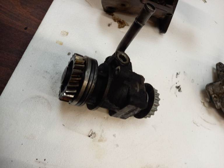 Volkswagen Transporter 2.5 TDI BNZ Power Steering Pump 7H0 422 156 H