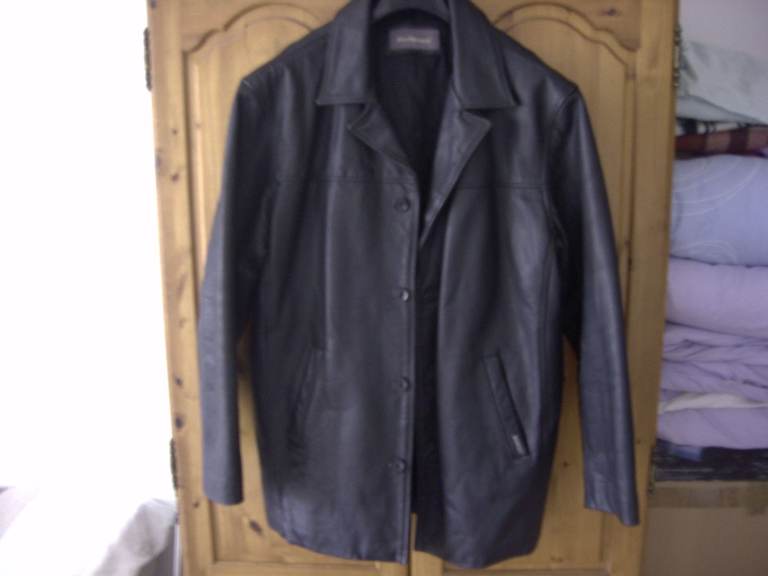 Ben Sherman Men's 3 L (XL) Leather Heavyweight Jacket/Overcoat. Black. Good used condition. 
