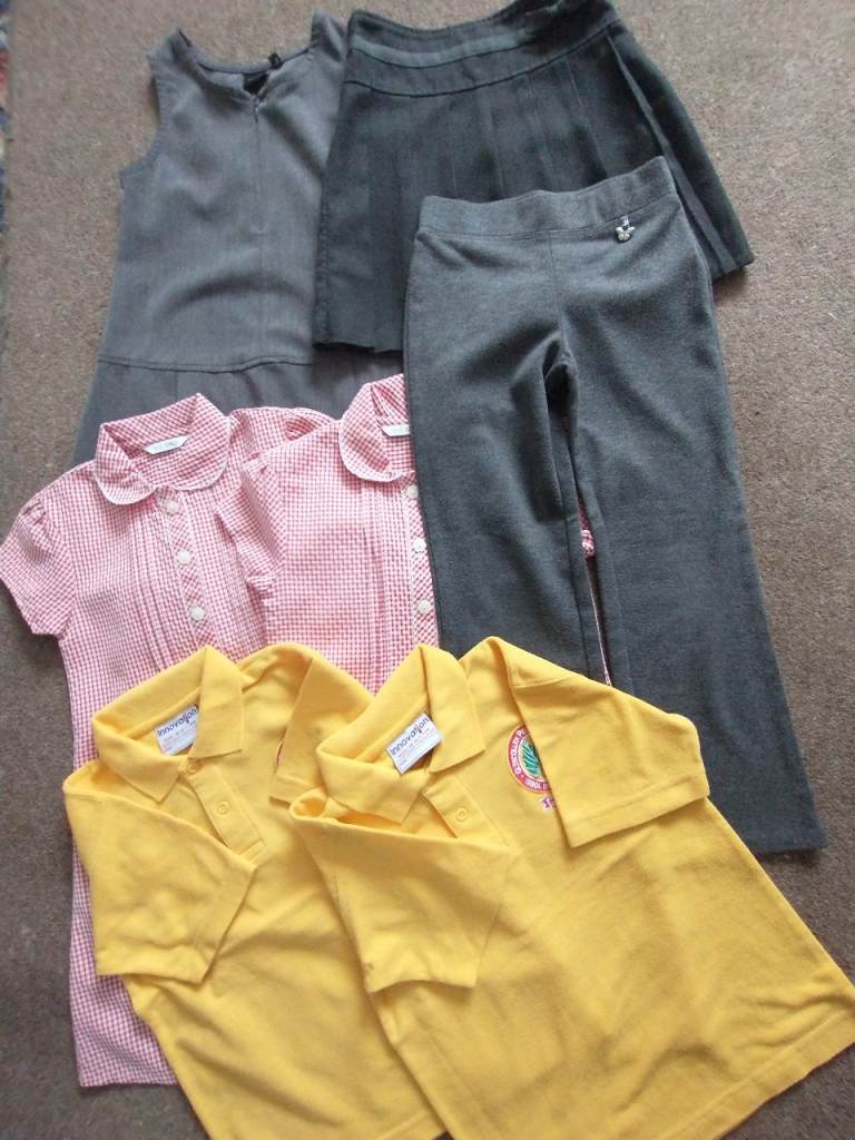 GIRLS' SCHOOL UNIFORM. AGE 6. GLYNCOLLEN PRIMARY SCHOOL. 8 ITEMS. ALL VGC.