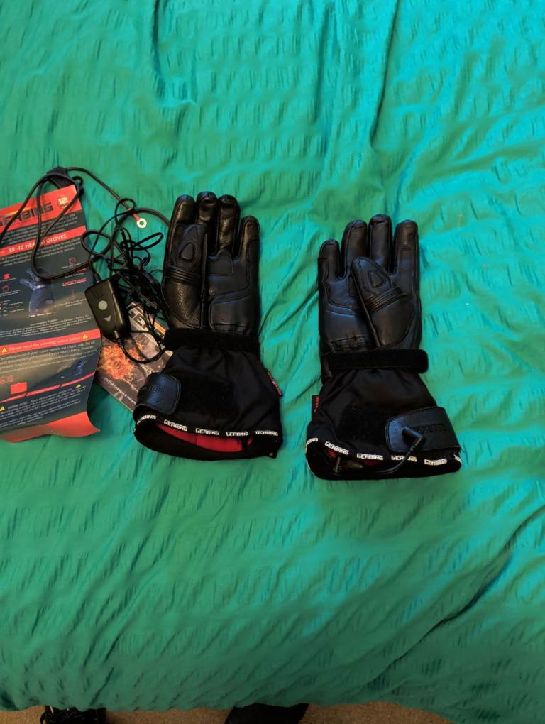 Gerbing XR 12 motorcycle gloves with mini controller 
