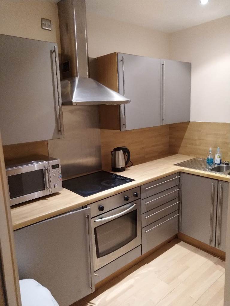 Spacious Furnished Studio Apartment Leeds LS1