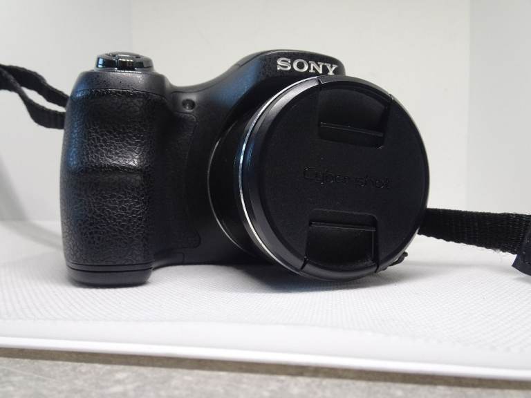Sony H200 bridge camera 20mp black