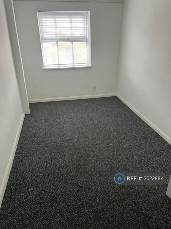 2 bedroom flat in Bewsey Street, Warrington, WA2 (2 bed) (#2622884)