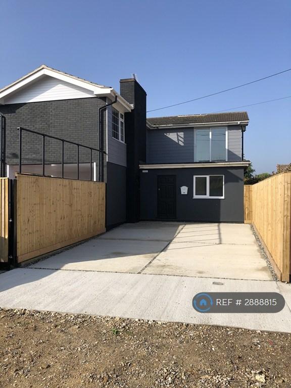 6 bedroom house in Augustine Road, Sheerness, ME12 (6 bed) (#2888815)
