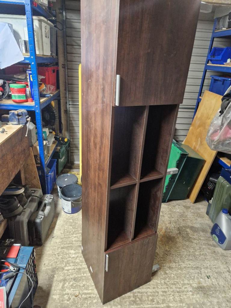 Long tv unit with metal legs FREE