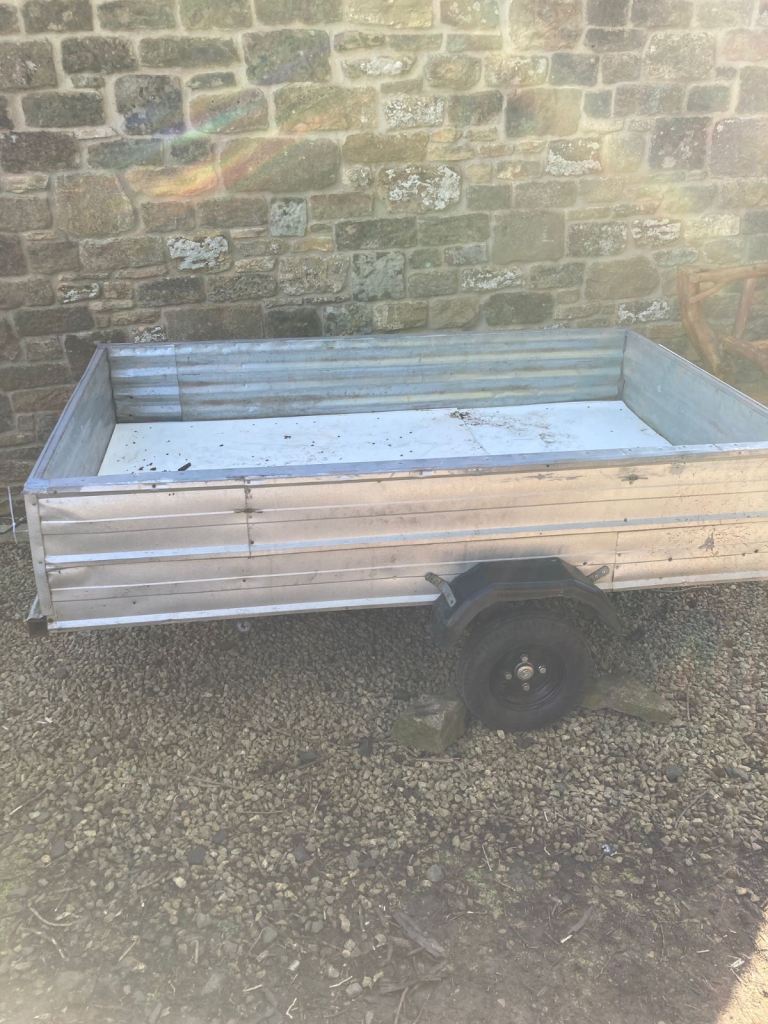 Trailer with cover