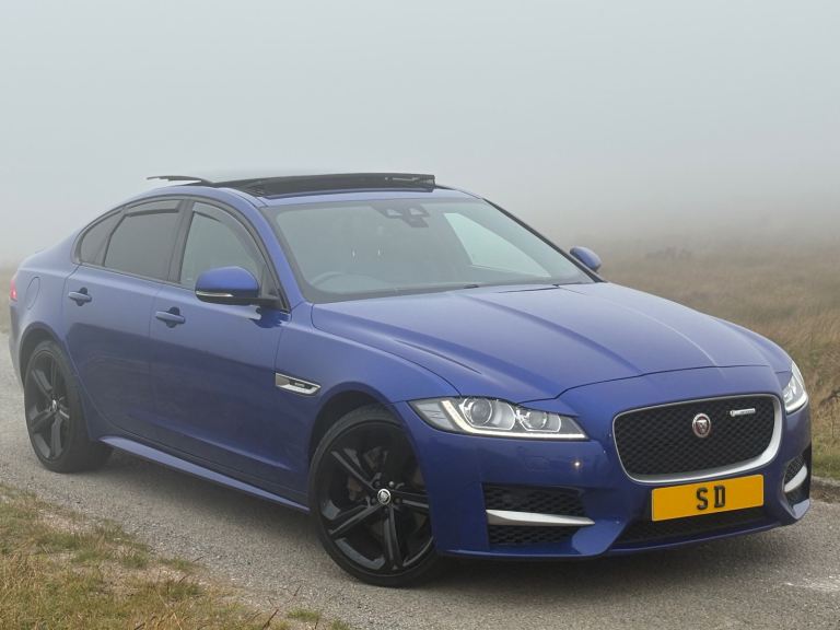 *66* JAGUAR XF 2.0 R SPORT  AWD AUTO - ULEZ FREE - *MASSIVE SPEC* - *PANORAMIC ROOF*
