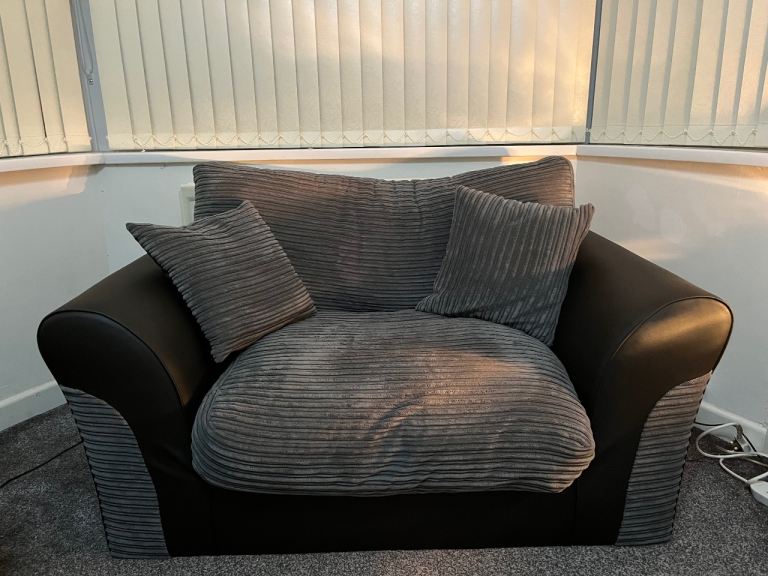 Love Seat/Cuddle Chair