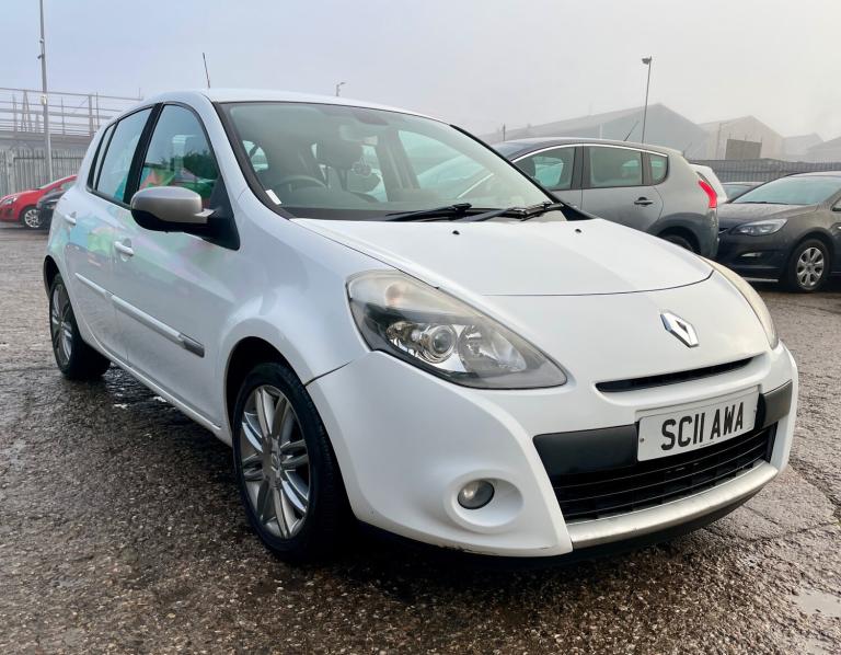 2011 Renault Clio 1.2 16V Dynamique TomTom 5dr Hatchback Petrol Manual