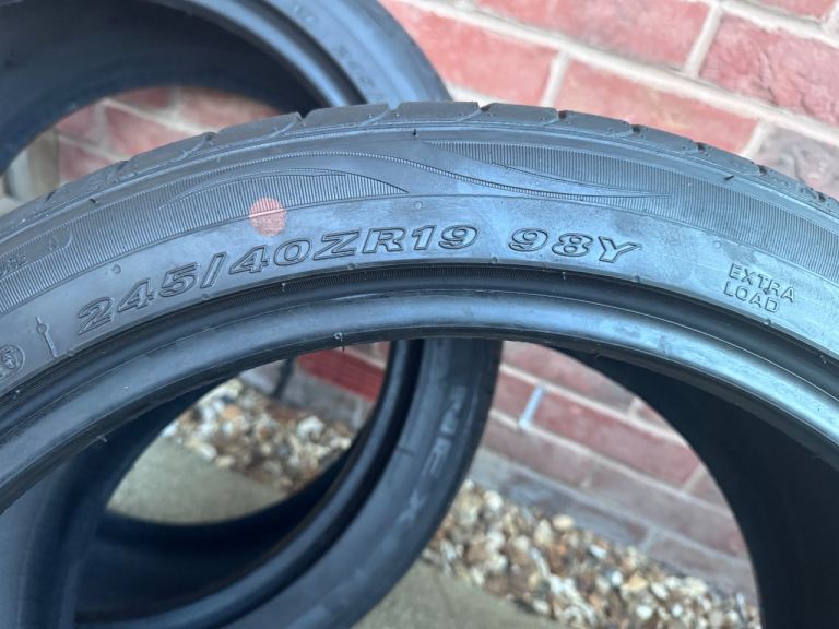 245/40r19 TYRES like NEW 7mm  245/40ZR19 98Y