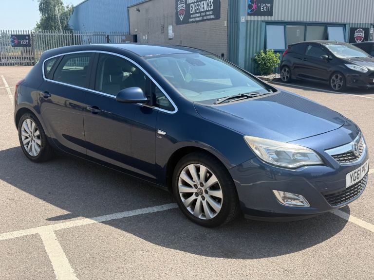 Vauxhall, ASTRA, Hatchback, 2011, Other, 1956 (cc), 5 doors
