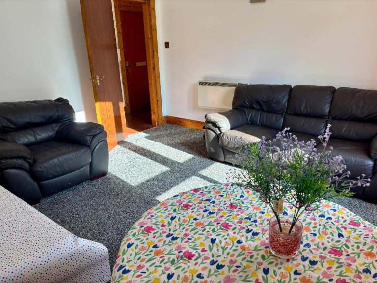 2-bed Flat for Rent located Near University of Aberdeen