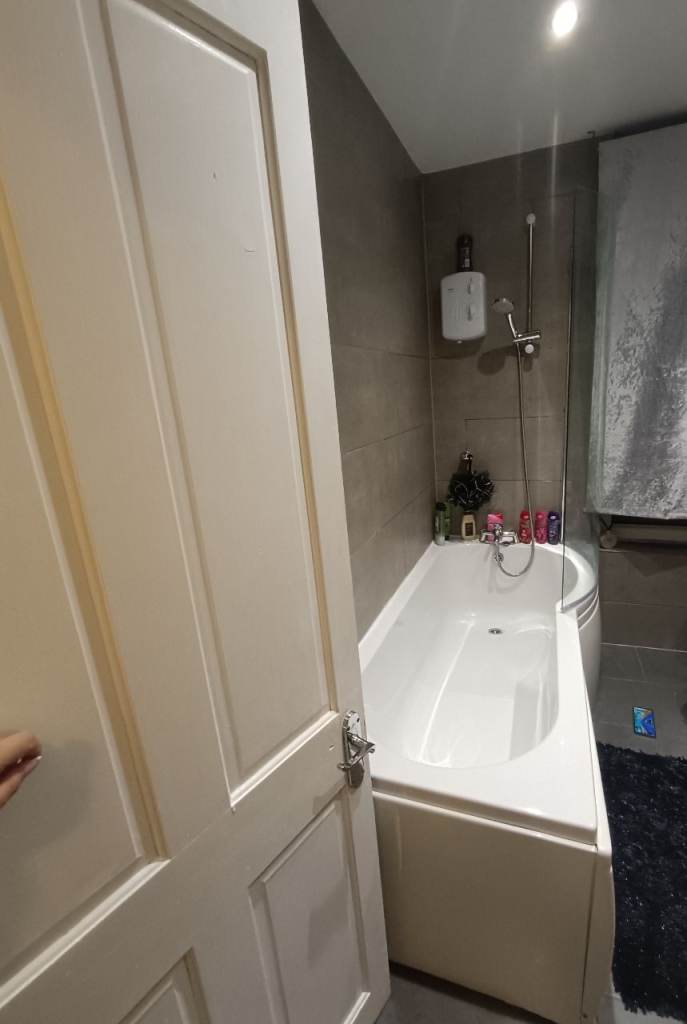 Room to rent £380