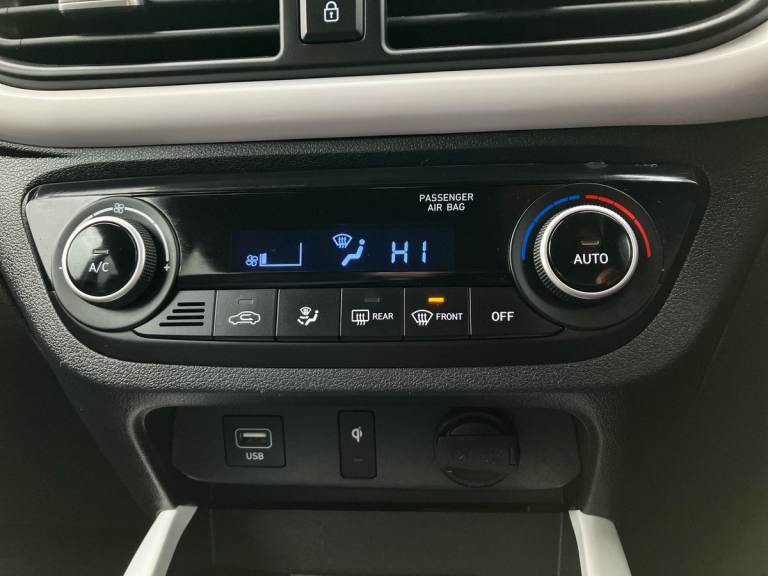 2022 Hyundai i10 1.2 MPi Premium 5dr Auto Hatchback PETROL Automatic