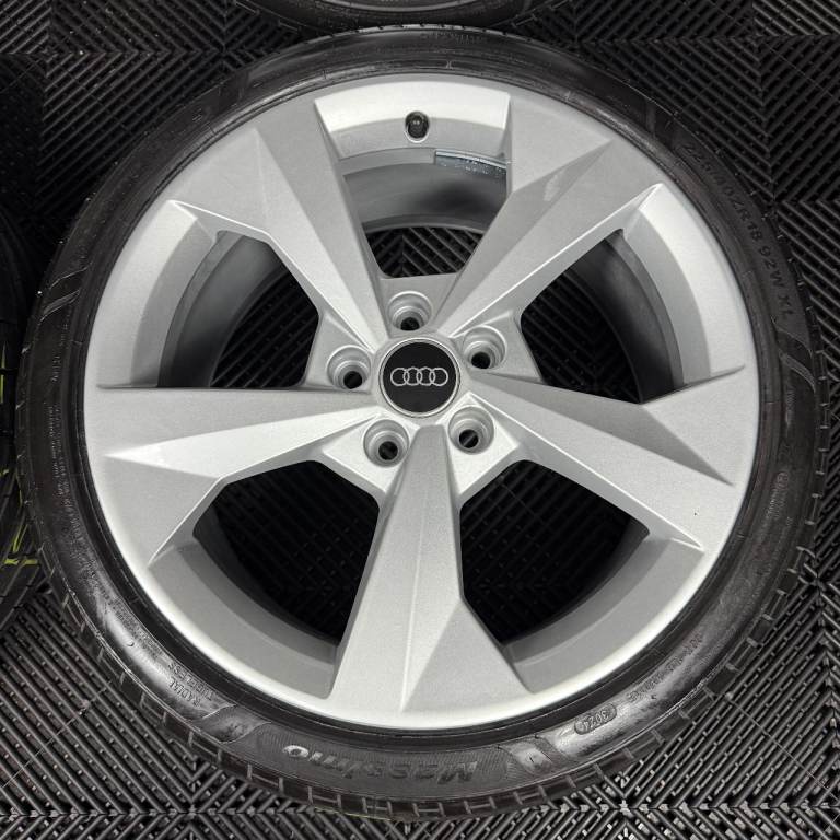 18'' GENUINE AUDI A3 S LINE SILVER 5 SPOKE ALLOY WHEELS ALLOYS TYRES S3 GOLF CADDY