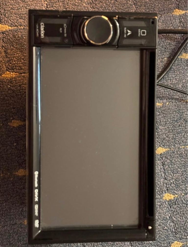 CLARION DOUBLE DIN MULTIMEDIA HEAD UNIT