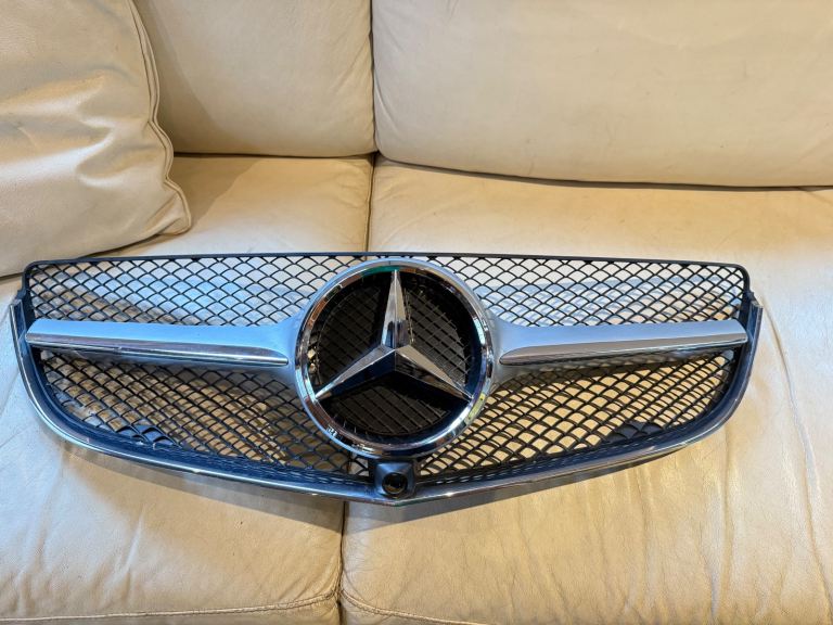Genuine Mercedes E Class Facelift 2016 bumper grill