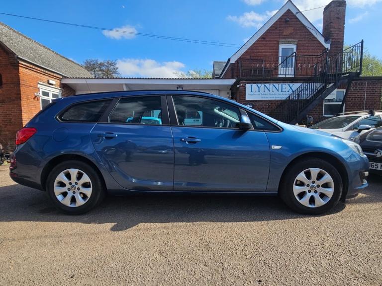 2015 Vauxhall Astra 1.6 CDTi 16V ecoFLEX Design 5dr ESTATE Diesel Manual