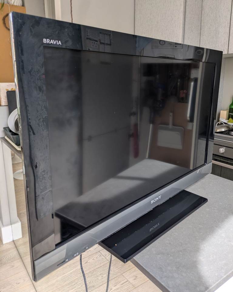 Sony Bravia 32" Full HD TV – Excellent Condition MODEL KDL‑32EX403 - NOT A SMART TV