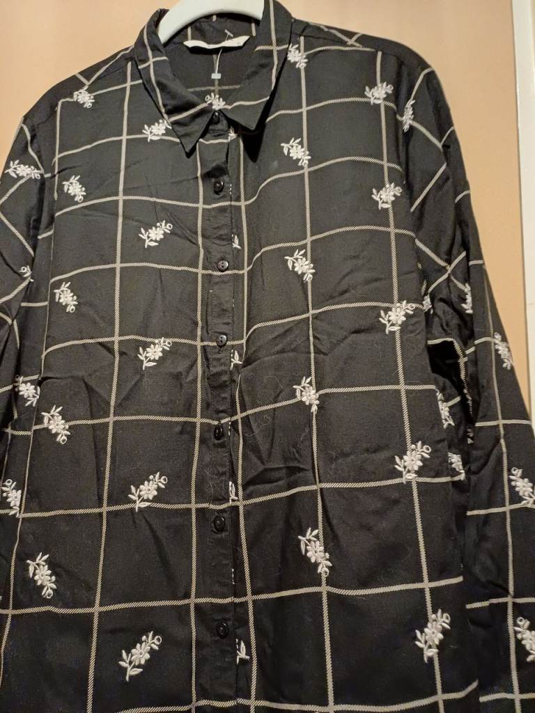 Pretty floral blouse