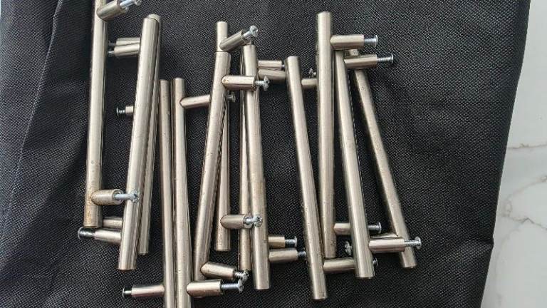 13 x T-bar kitchen unit door handles chrome