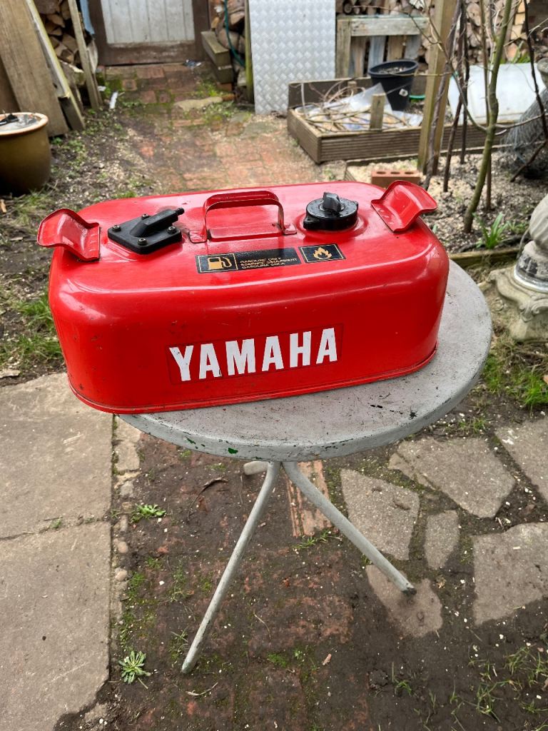 Outboard fuel tank 