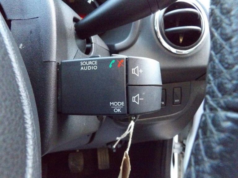 2015 65 DACIA SANDERO 1.5 DCI LAUREATE HATCHBACK 5DR DIESEL MANUAL EURO 5 (90 PS