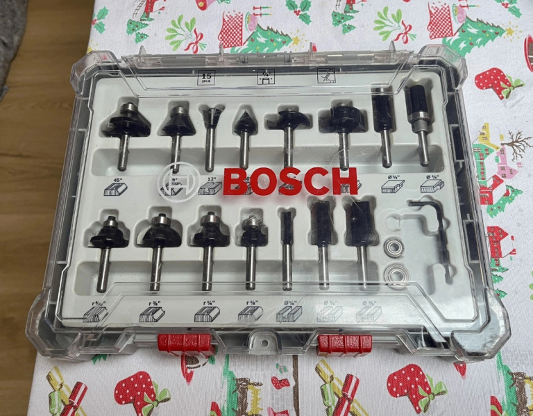 Bosch 15 Piece Mixed Router Bit Set Straight 1/4" Shank Cutter + Case