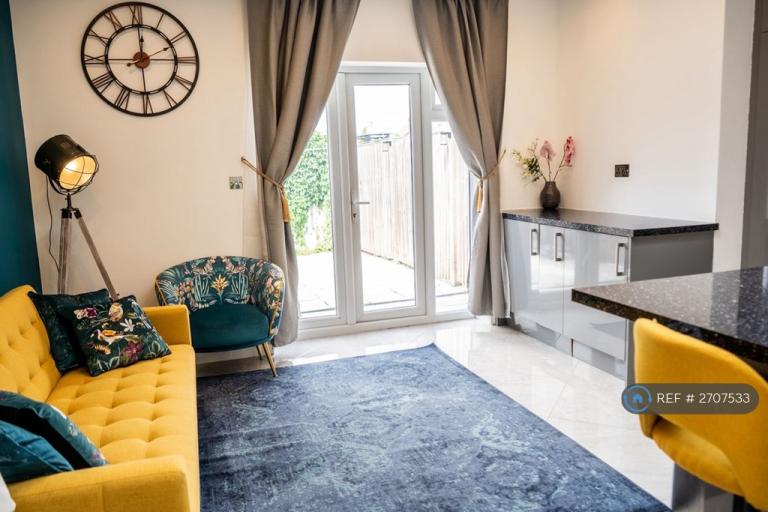 1 bedroom flat in Visita Apartments, East Croydon, CR0 (1 bed) (#2707533)