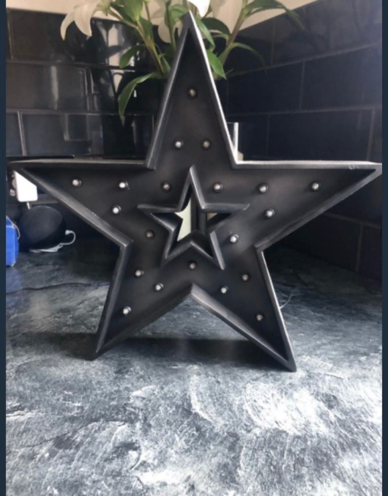 Large Light Up Star Ornament – New, Grey
