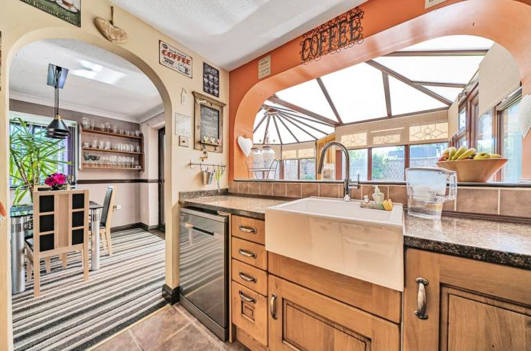 3 bed detached house