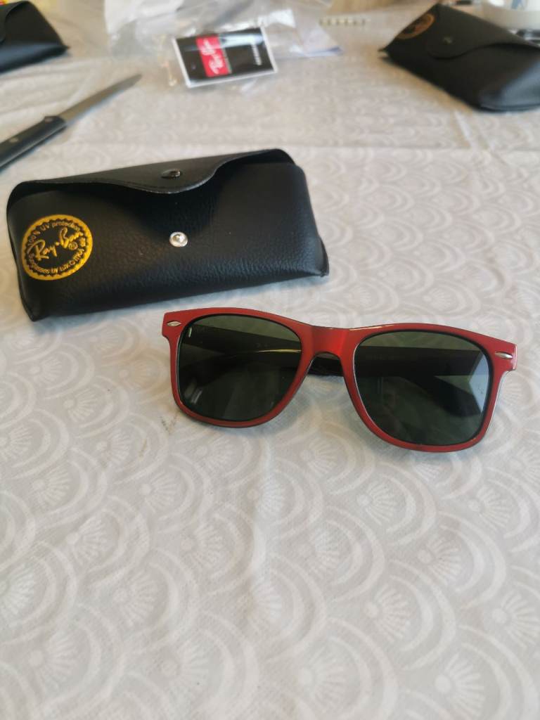 Red Rayban wayfarers 